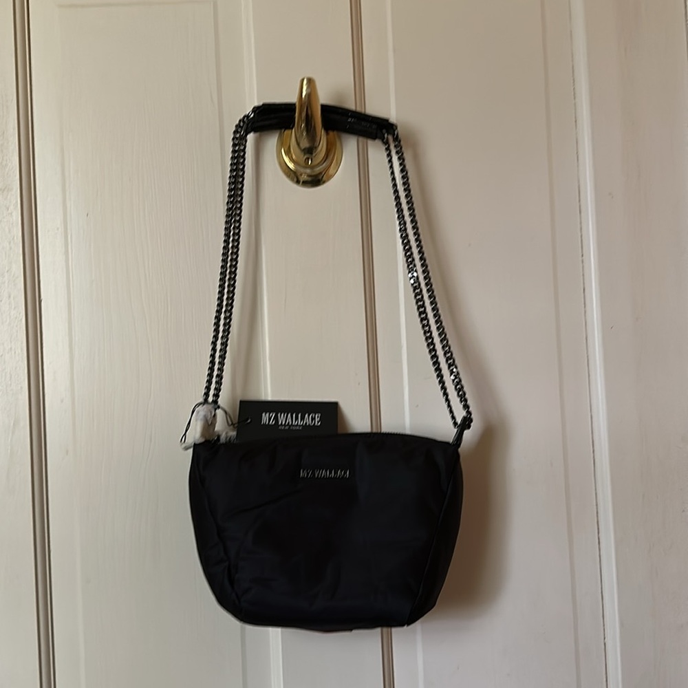 💋NEW with attached tags MZ Wallace curb chain shoulder or crossbody crescent.